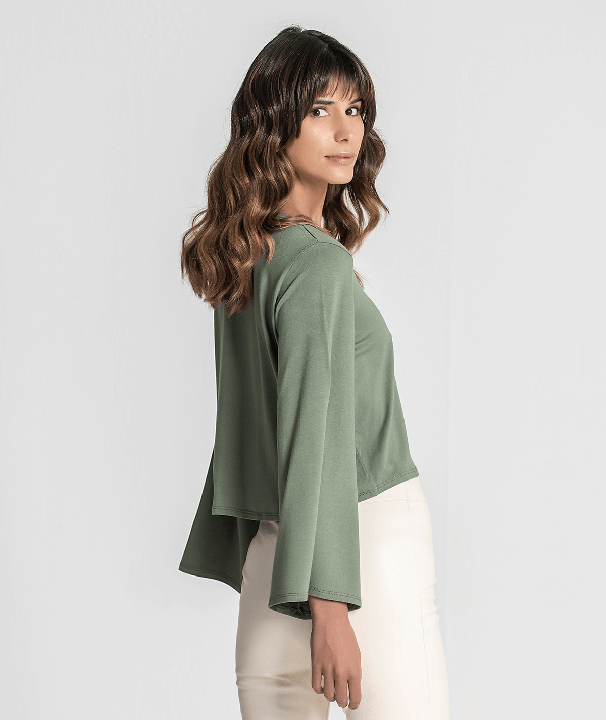 Camisola decote em V com mangas sino 6215