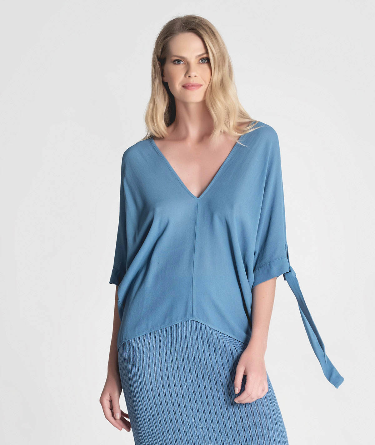 Blusa com atilhos nas mangas 6221
