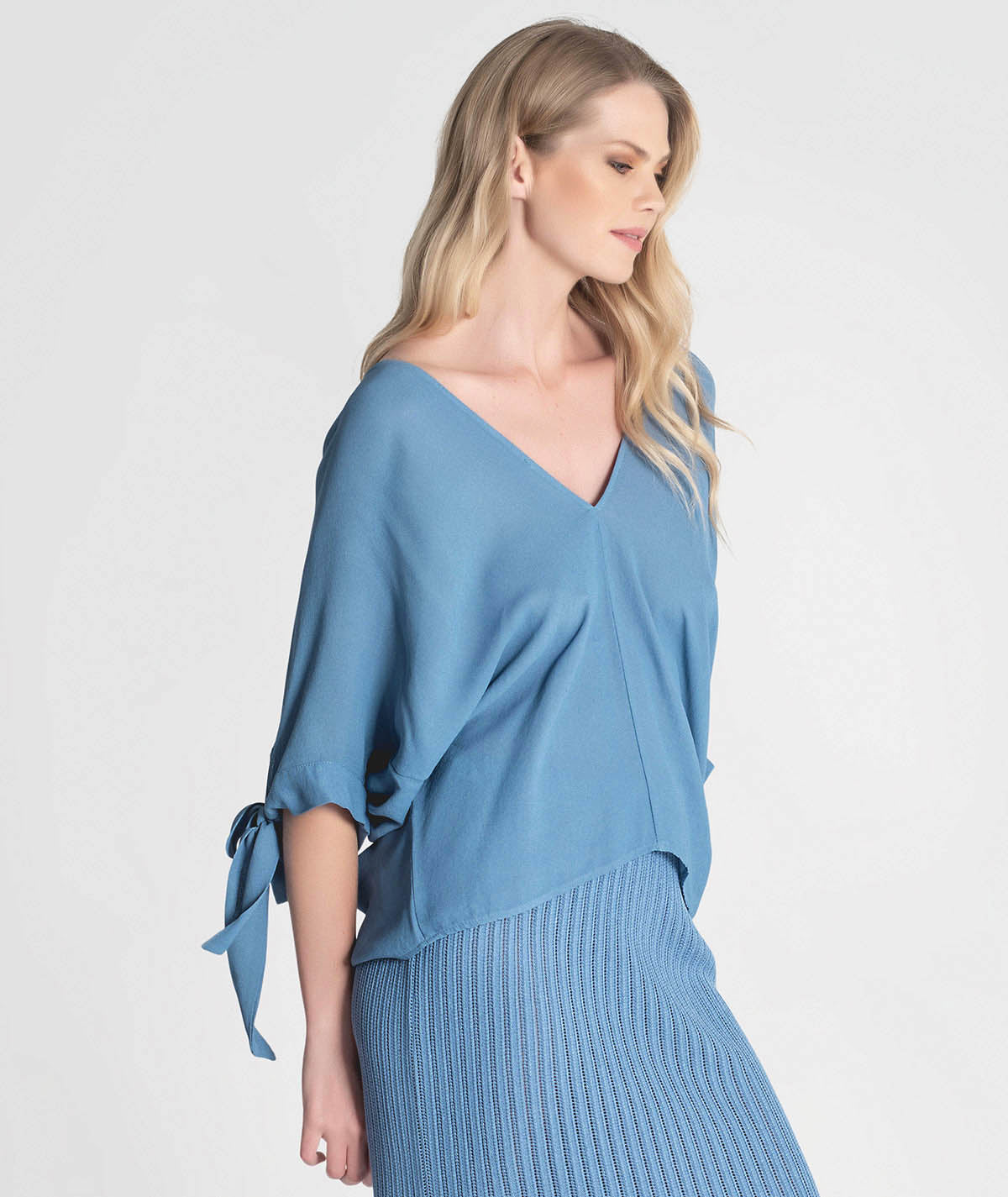Blusa com atilhos nas mangas 6221