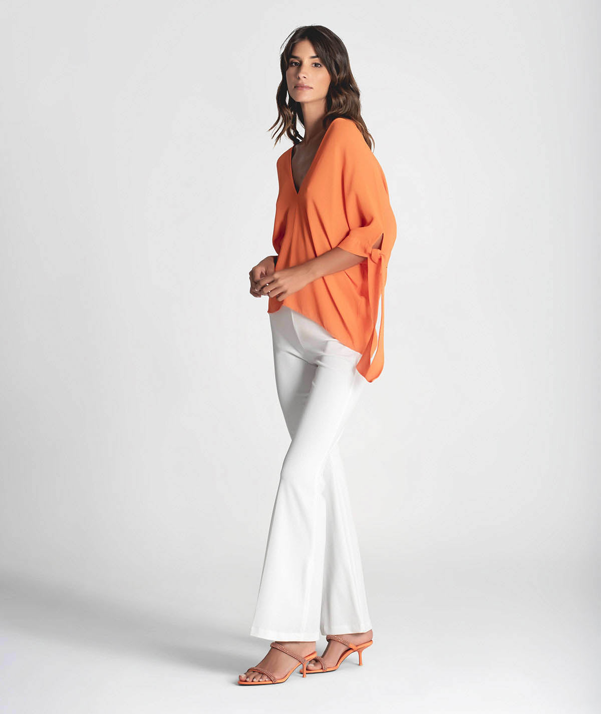 Blusa com atilhos nas mangas 6221