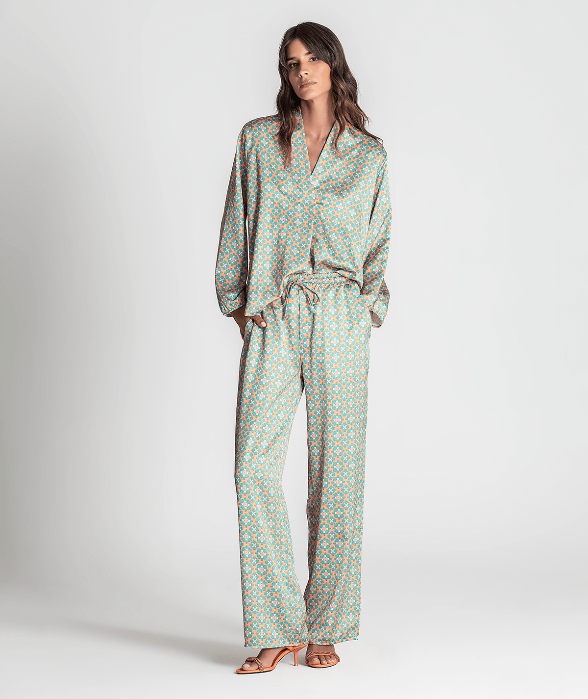 V-neck blouse with pattern 6234