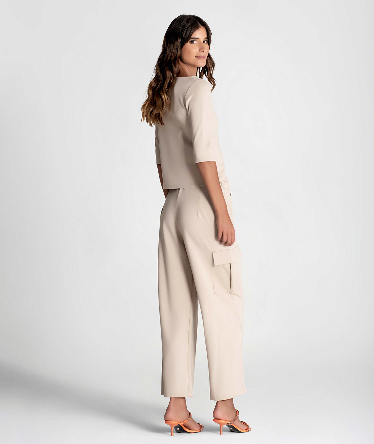 Round neck 3/4 sleeve sweater 6238