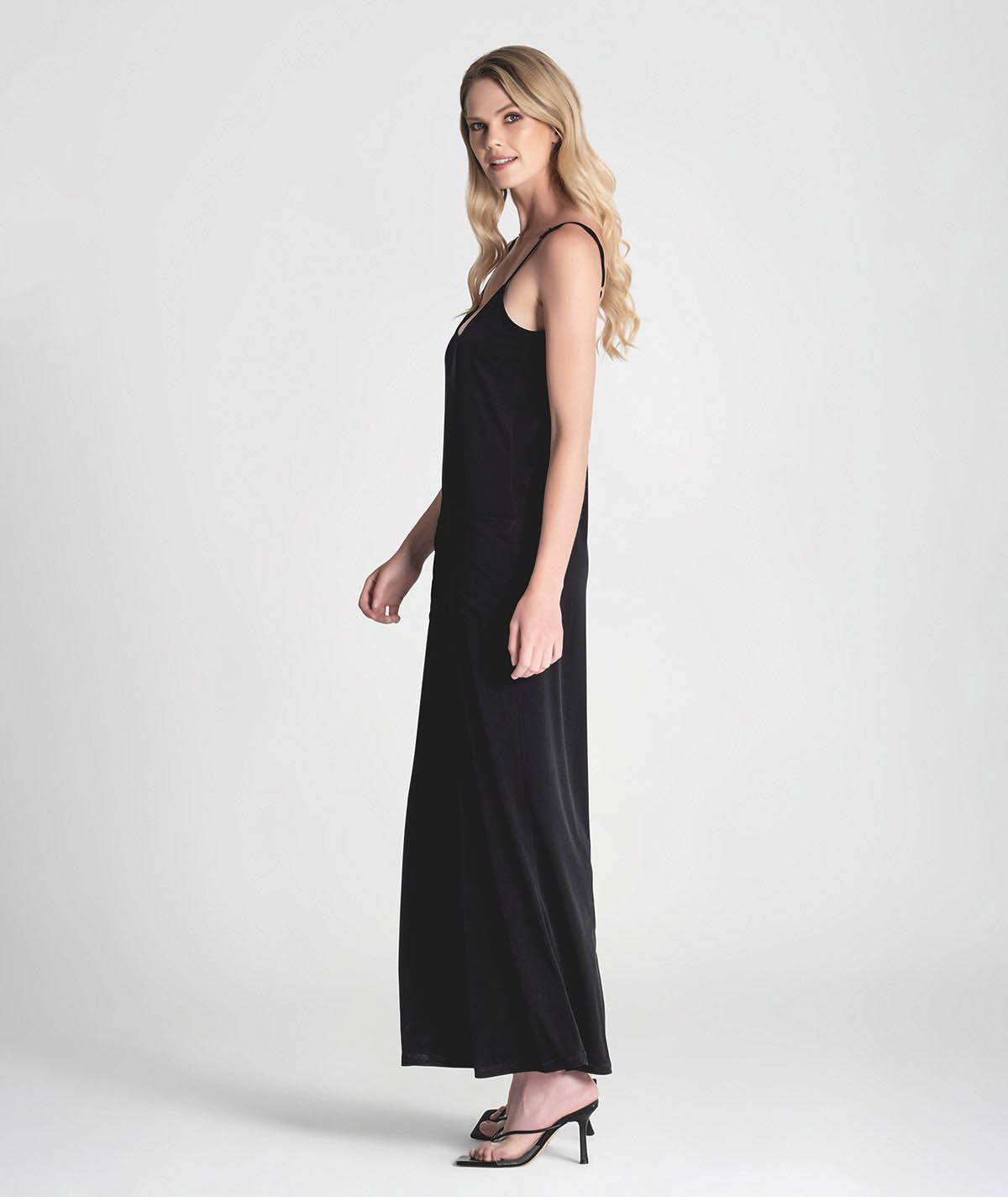 Jumpsuit with thin straps and front pockets 6267