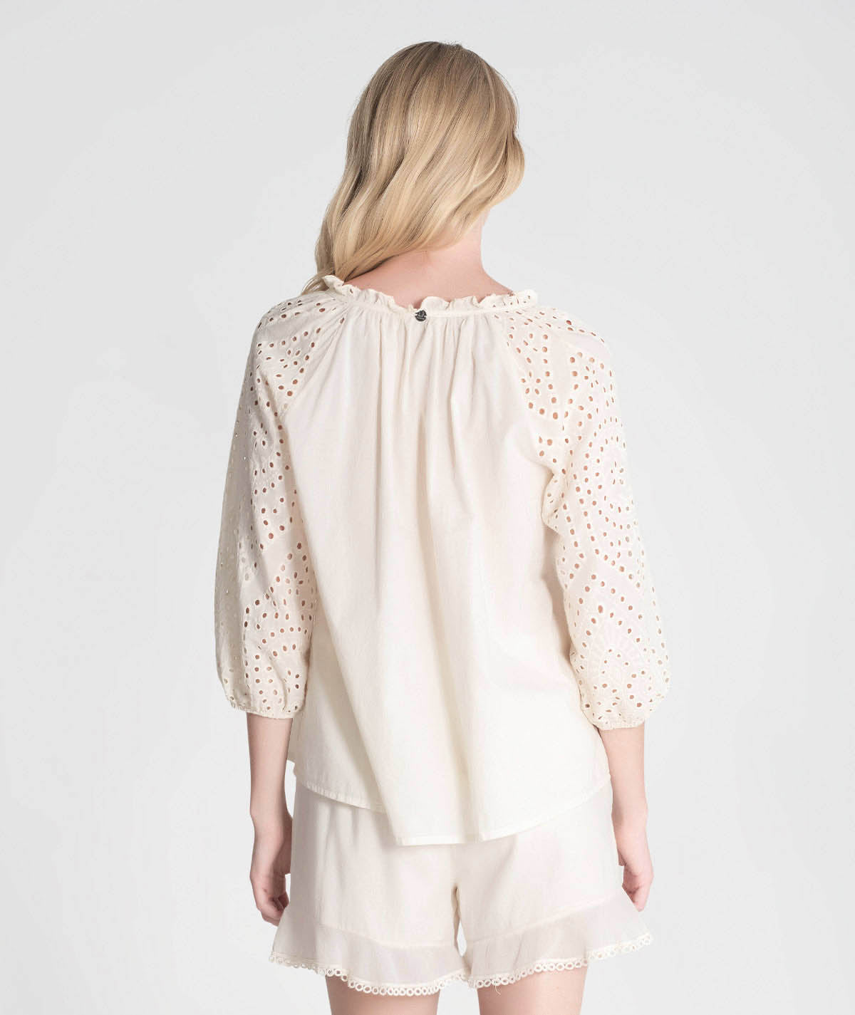 Blusa com mangas bordado inglês 6280