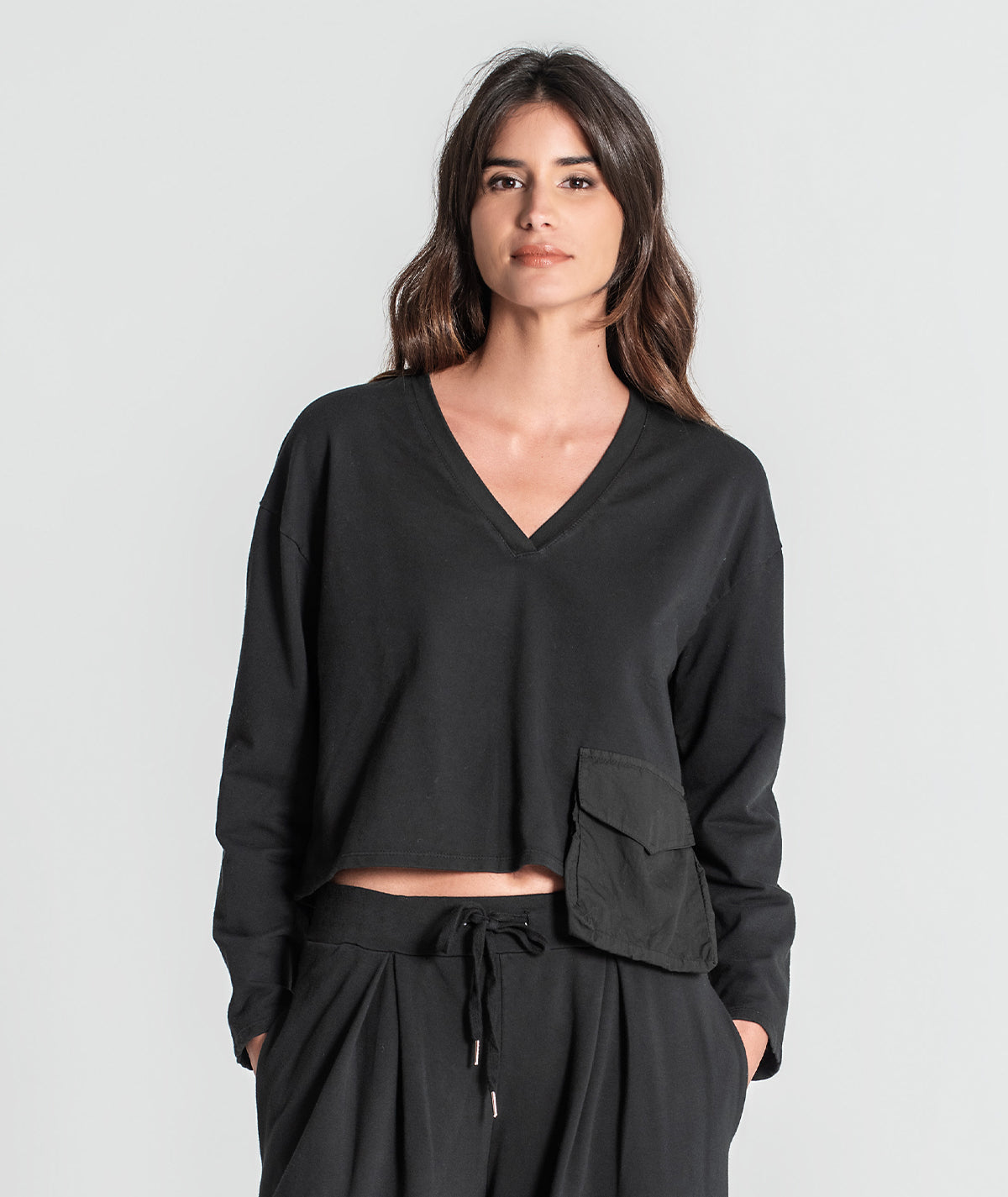 Sweater decote em v com bolso 6319