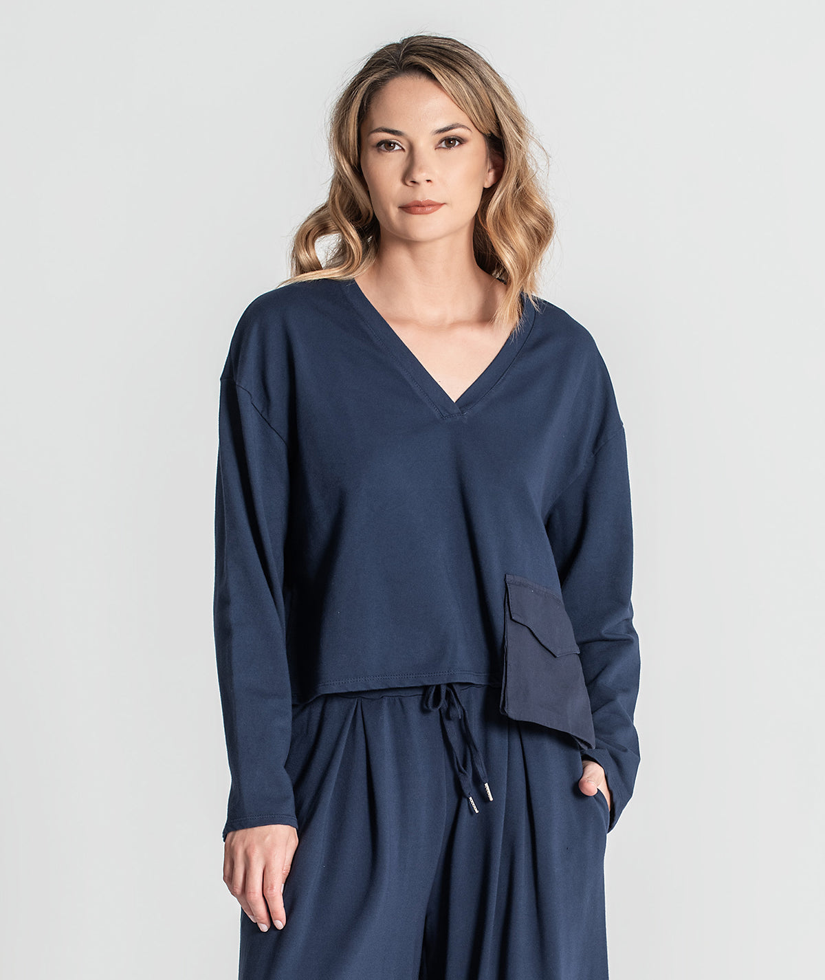 Sweater decote em v com bolso 6319