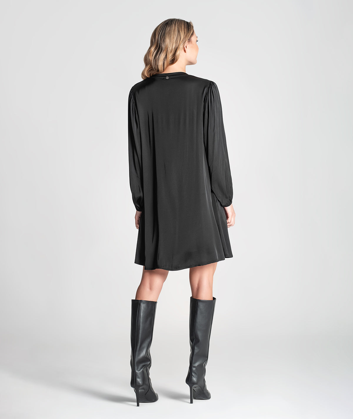 Vestido decote em v curto 6327