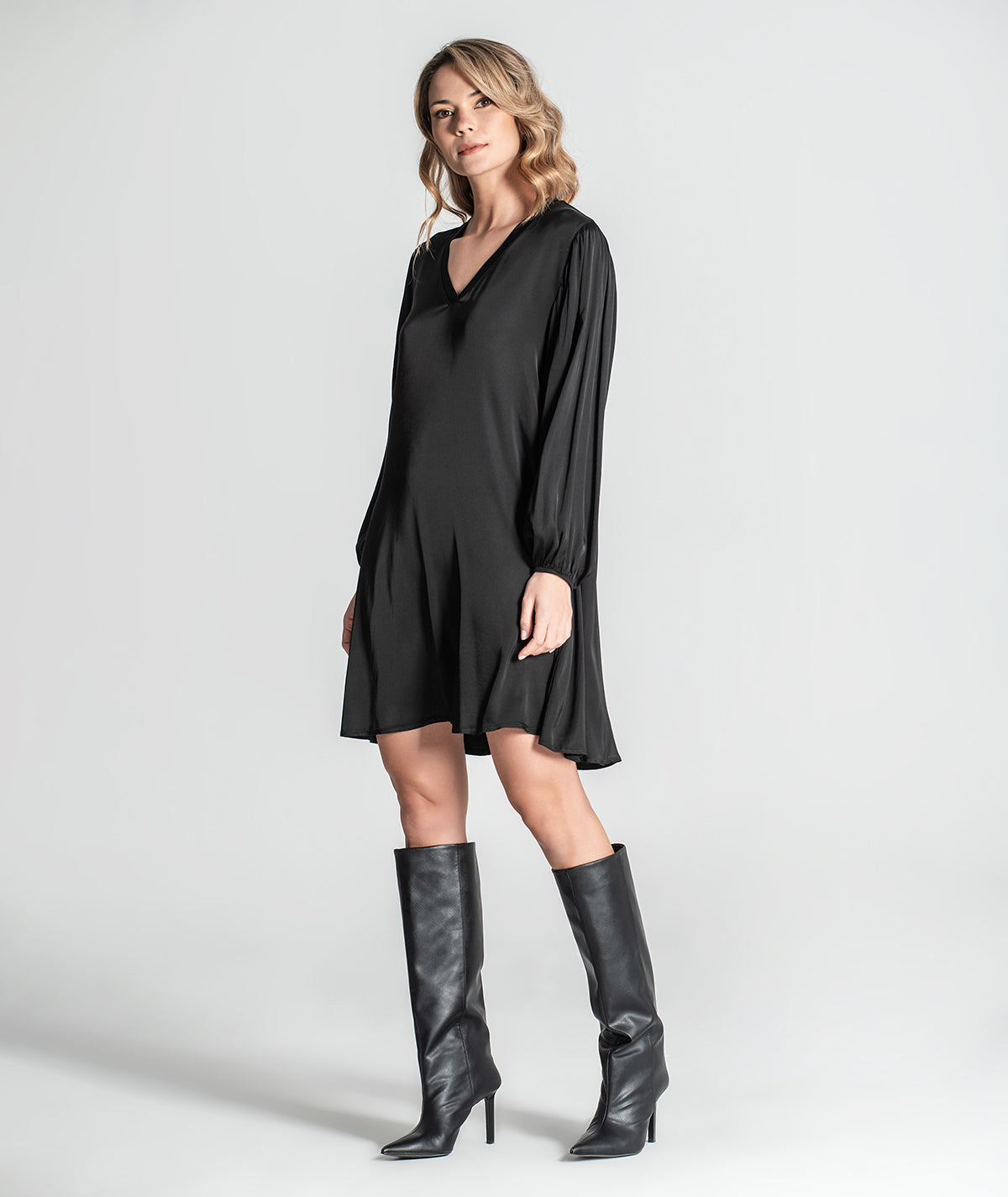 Vestido decote em v curto 6327