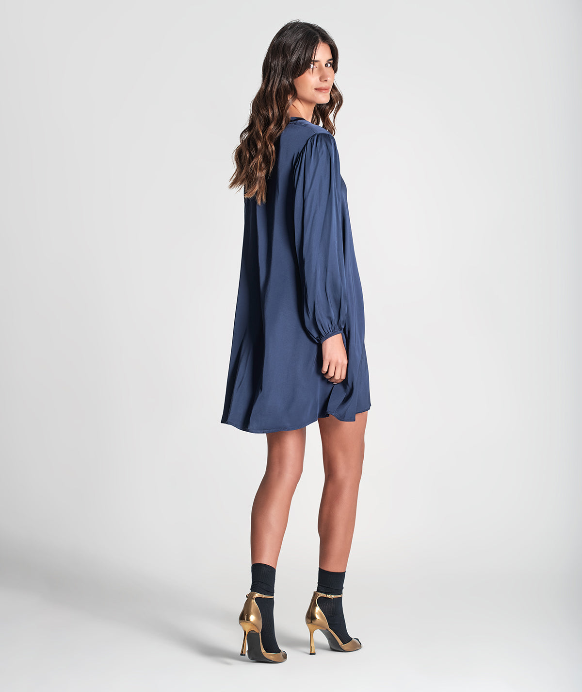 Vestido decote em v curto 6327