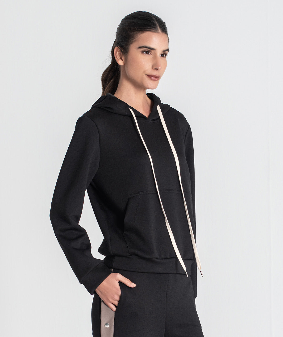 Camisola com cordão e capucho 6445