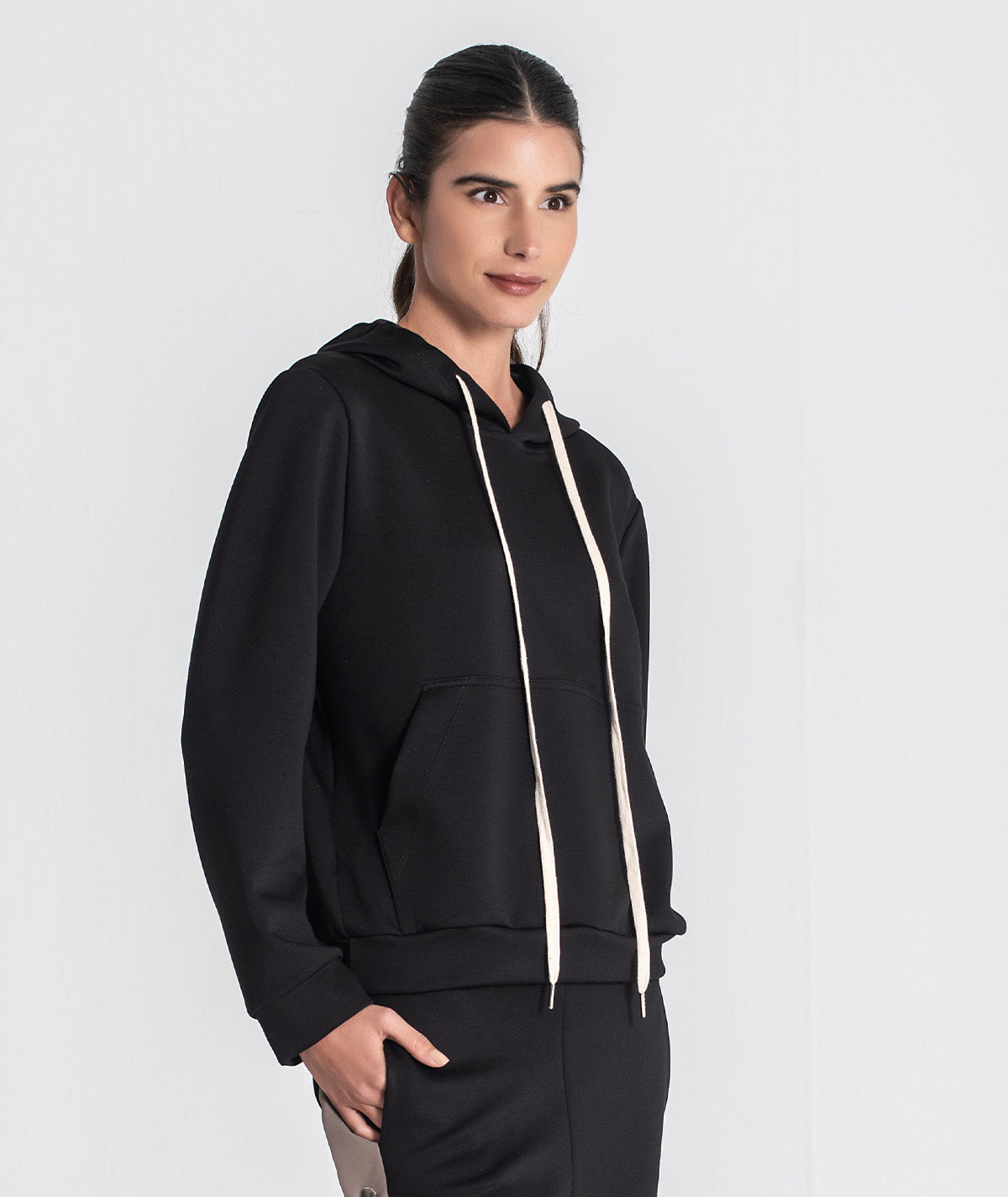 Camisola com cordão e capucho 6445