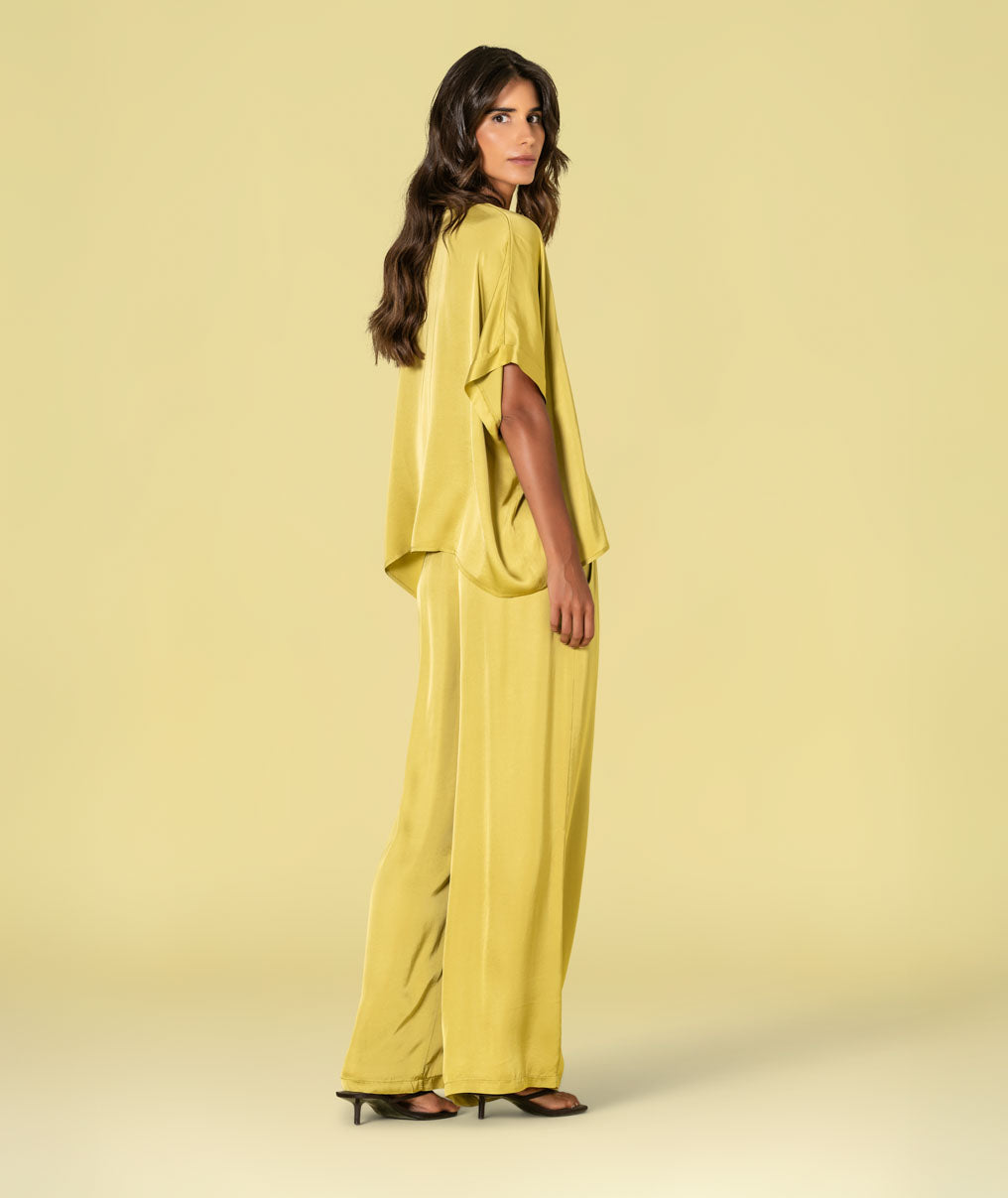 Satin short-sleeved blouse 6481