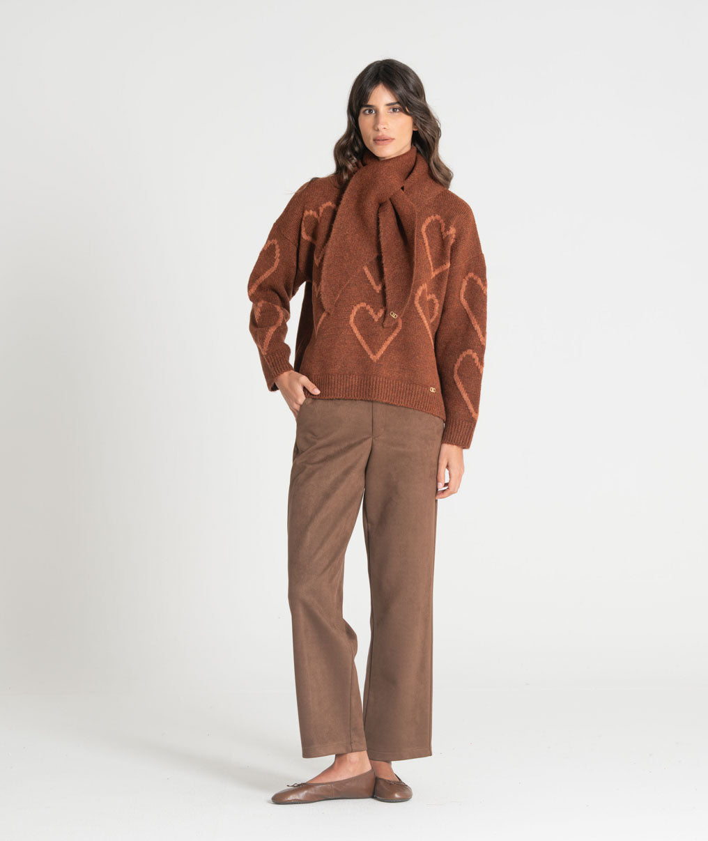 Trousers with covered button 6545