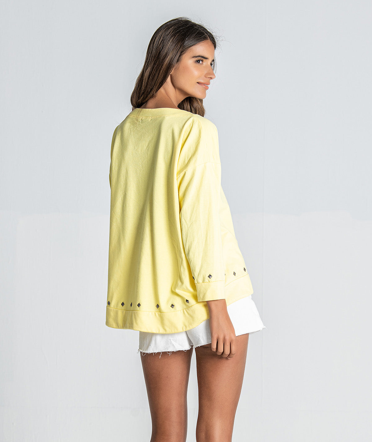 Sweater com bordado étnico F026