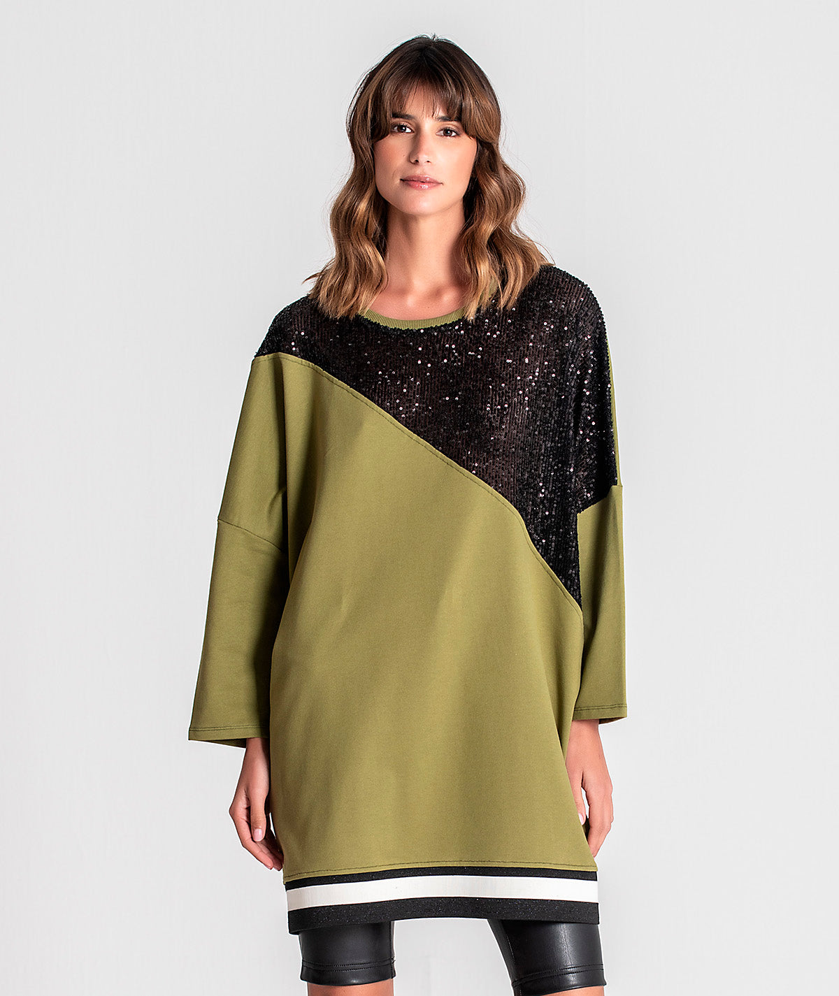 Sweater oversize com lantejoulas F050