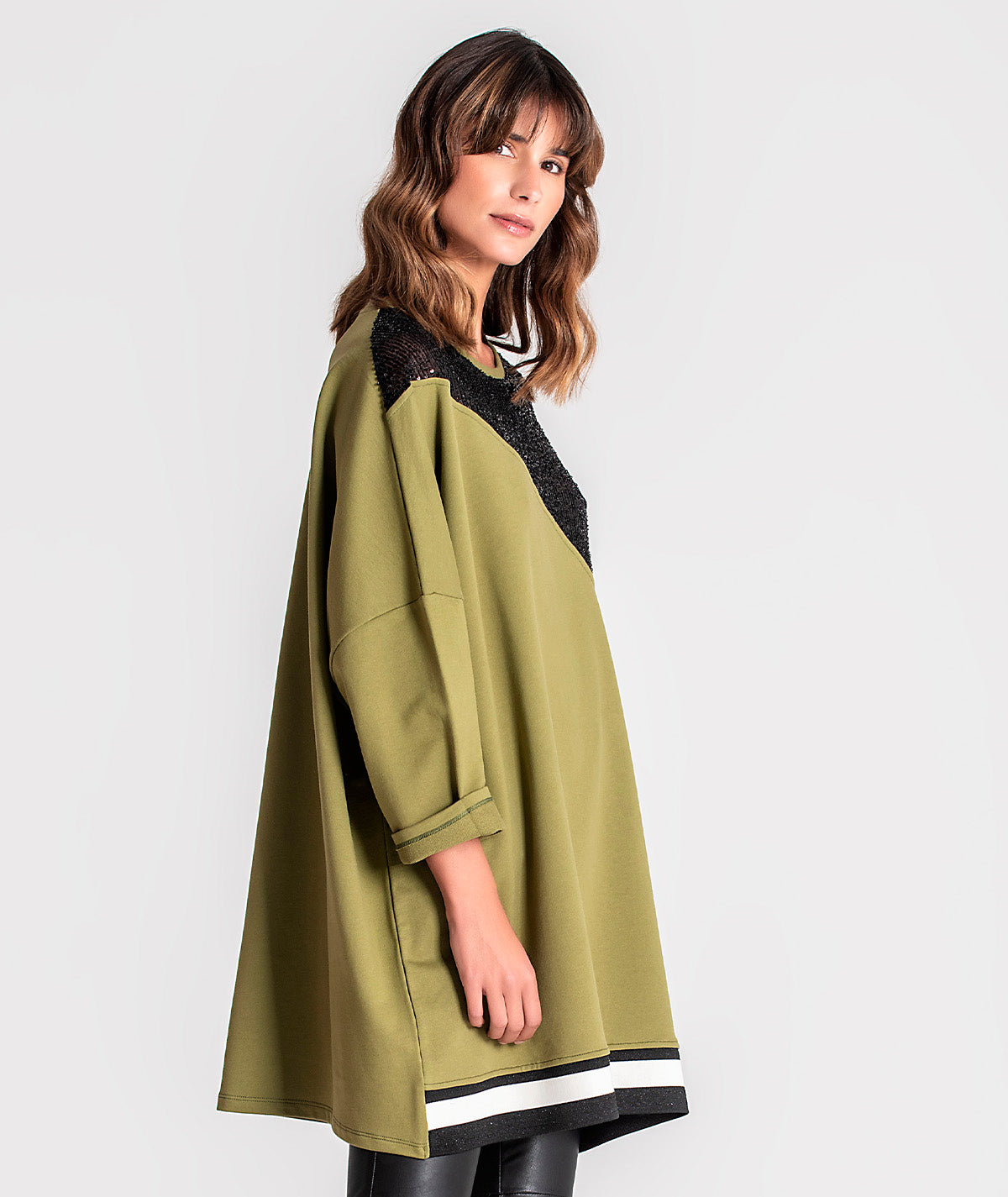 Sweater oversize com lantejoulas F050