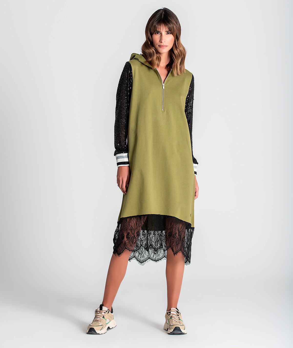 Vestido felpa com renda e lantejoulas F051