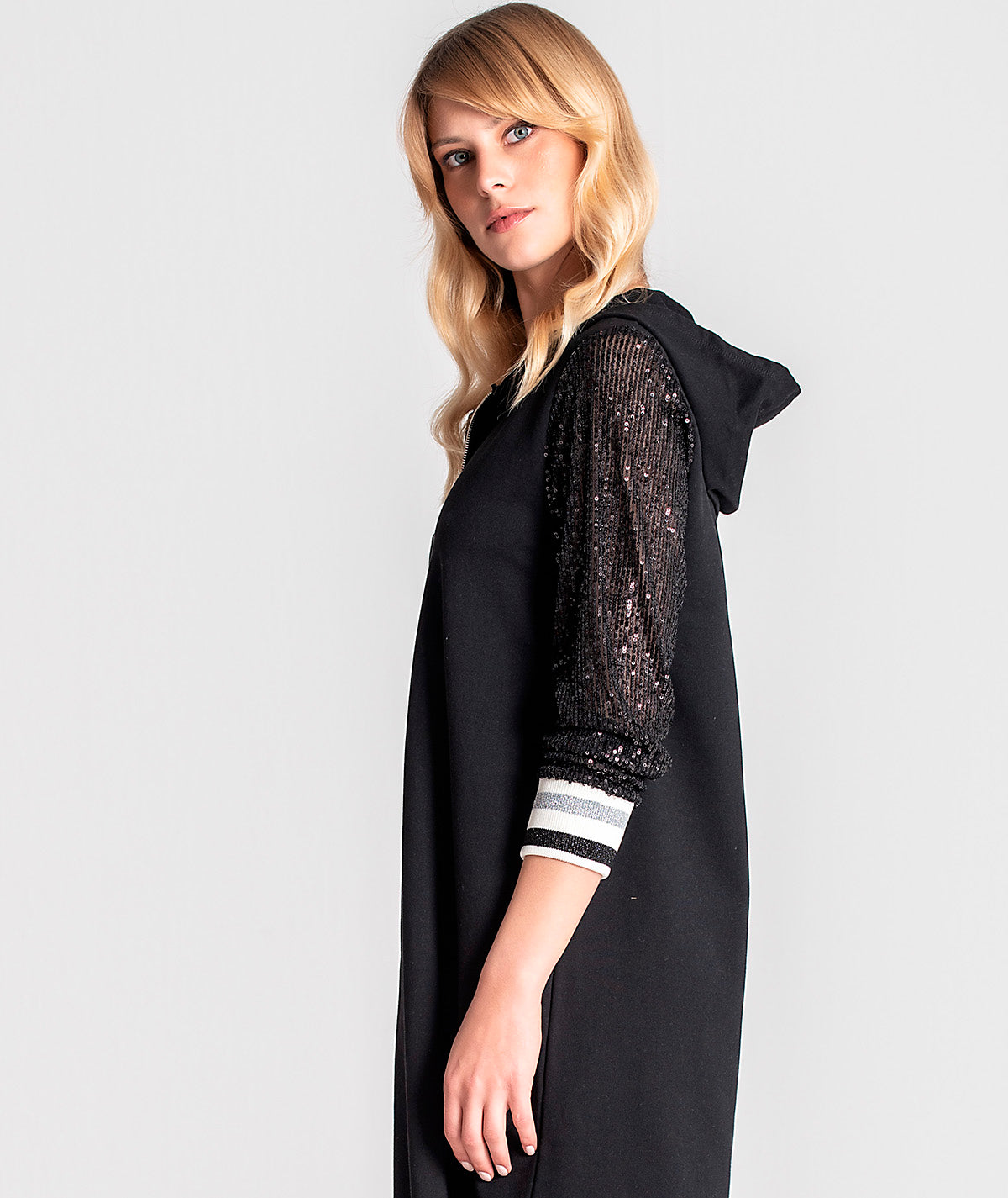Vestido felpa com renda e lantejoulas F051