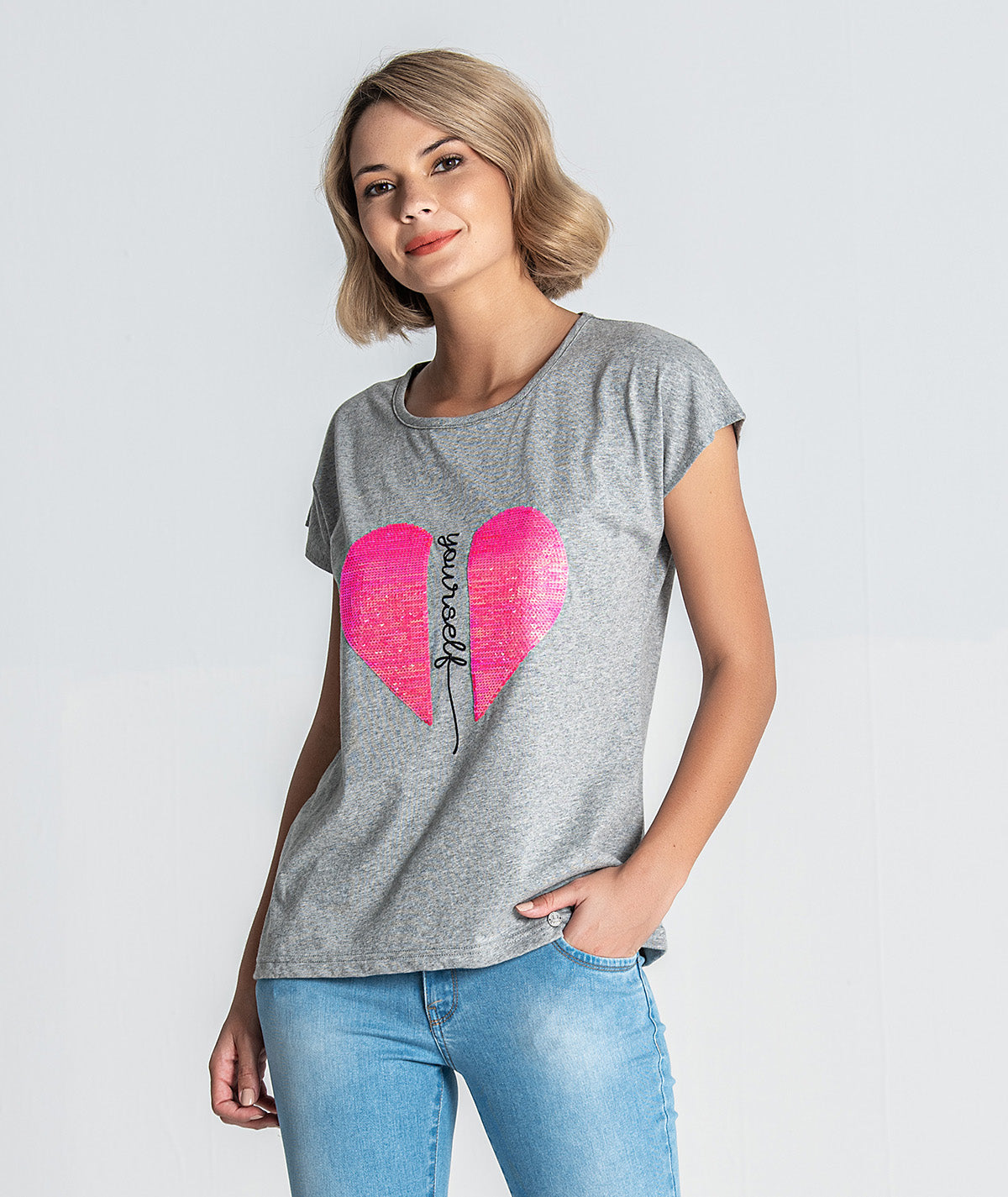 T‐shirt com motivo YOURSELF T047