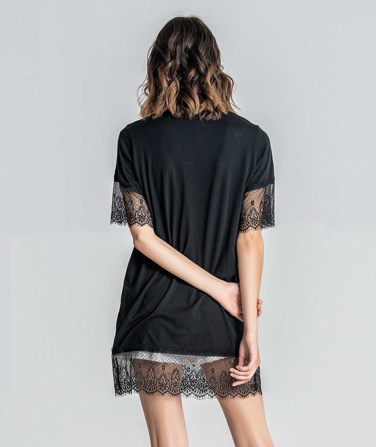T‐shirt com aplicação renda T052