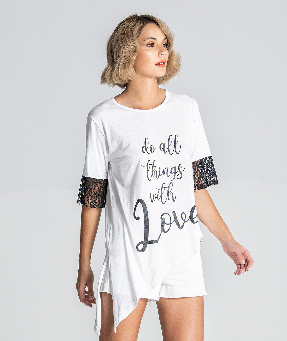 T‐shirt assimétrica com estampado T053
