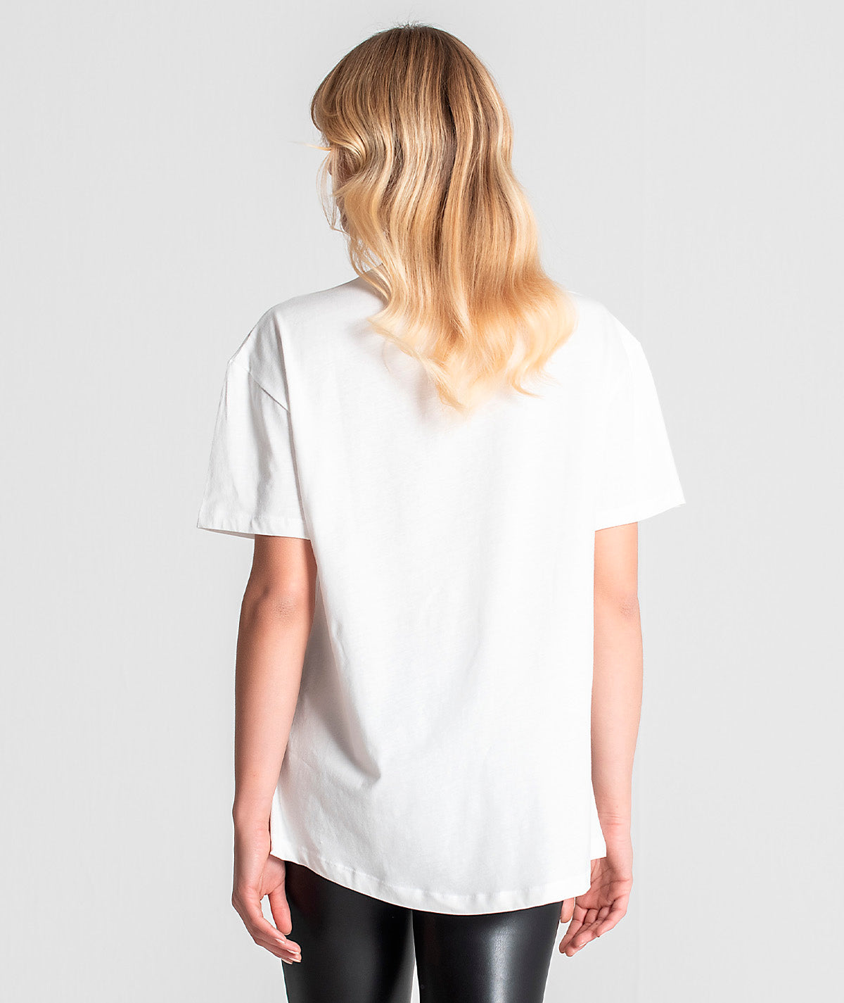 T-shirt com coração em lantejoulas T072