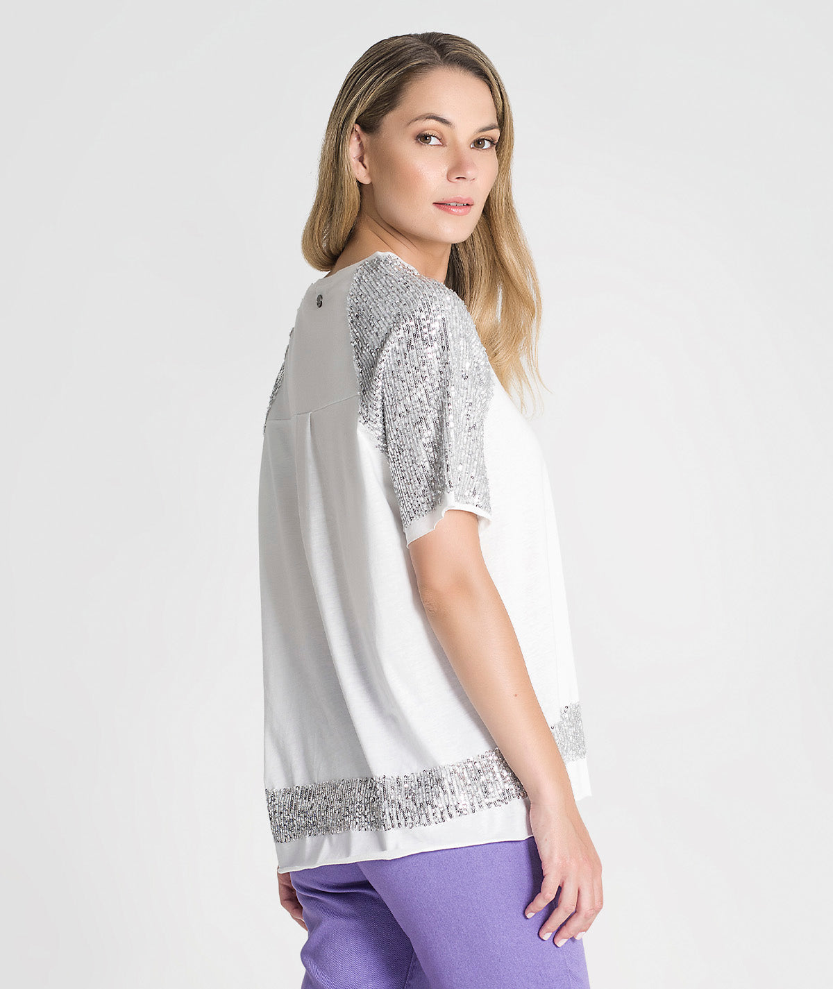 T‐shirt com mangas e detalhes em lantejoulas T075