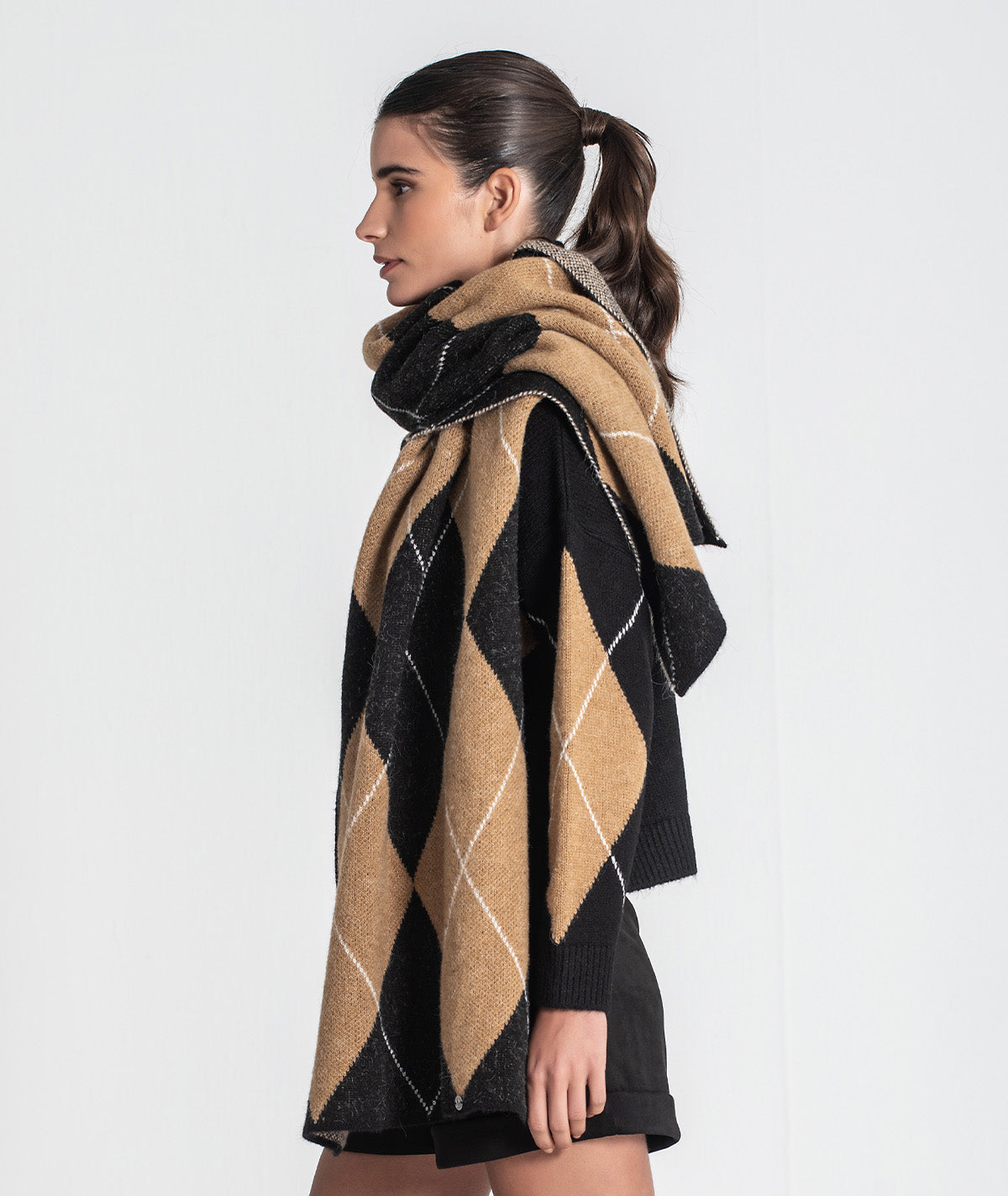 Diamond pattern scarf A059
