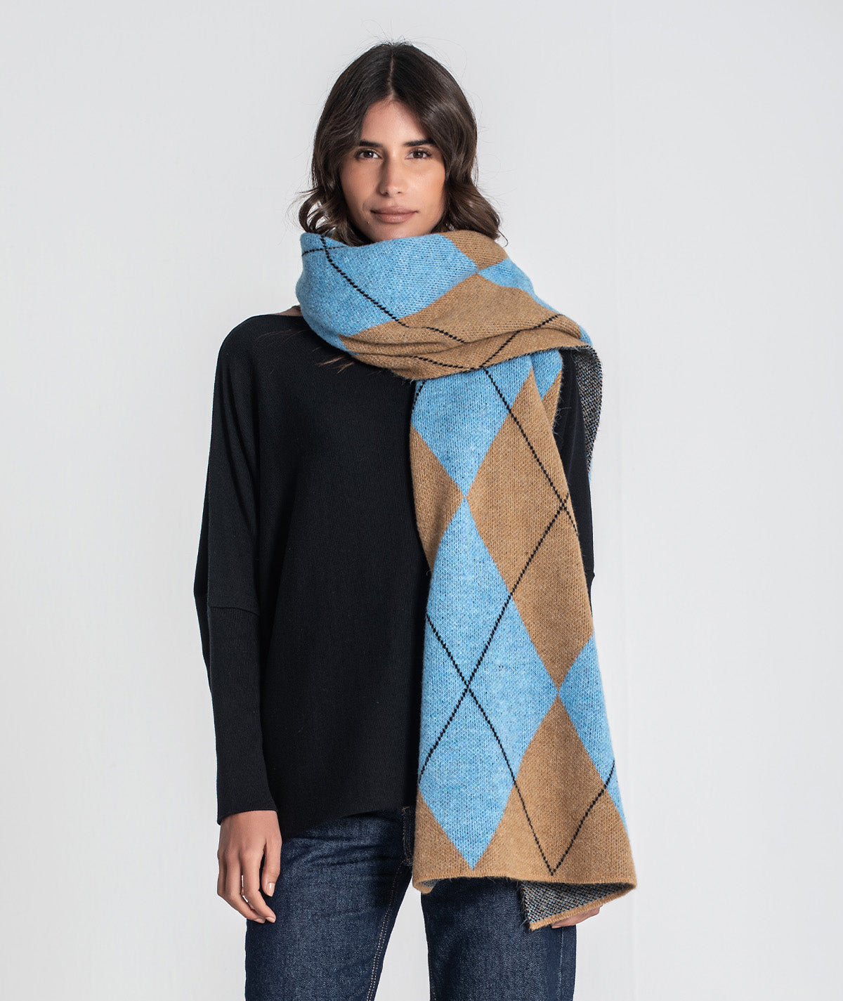 Diamond pattern scarf A059