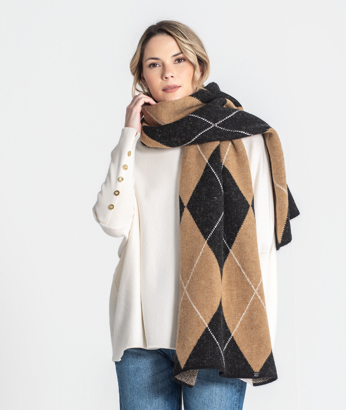 Diamond pattern scarf A059