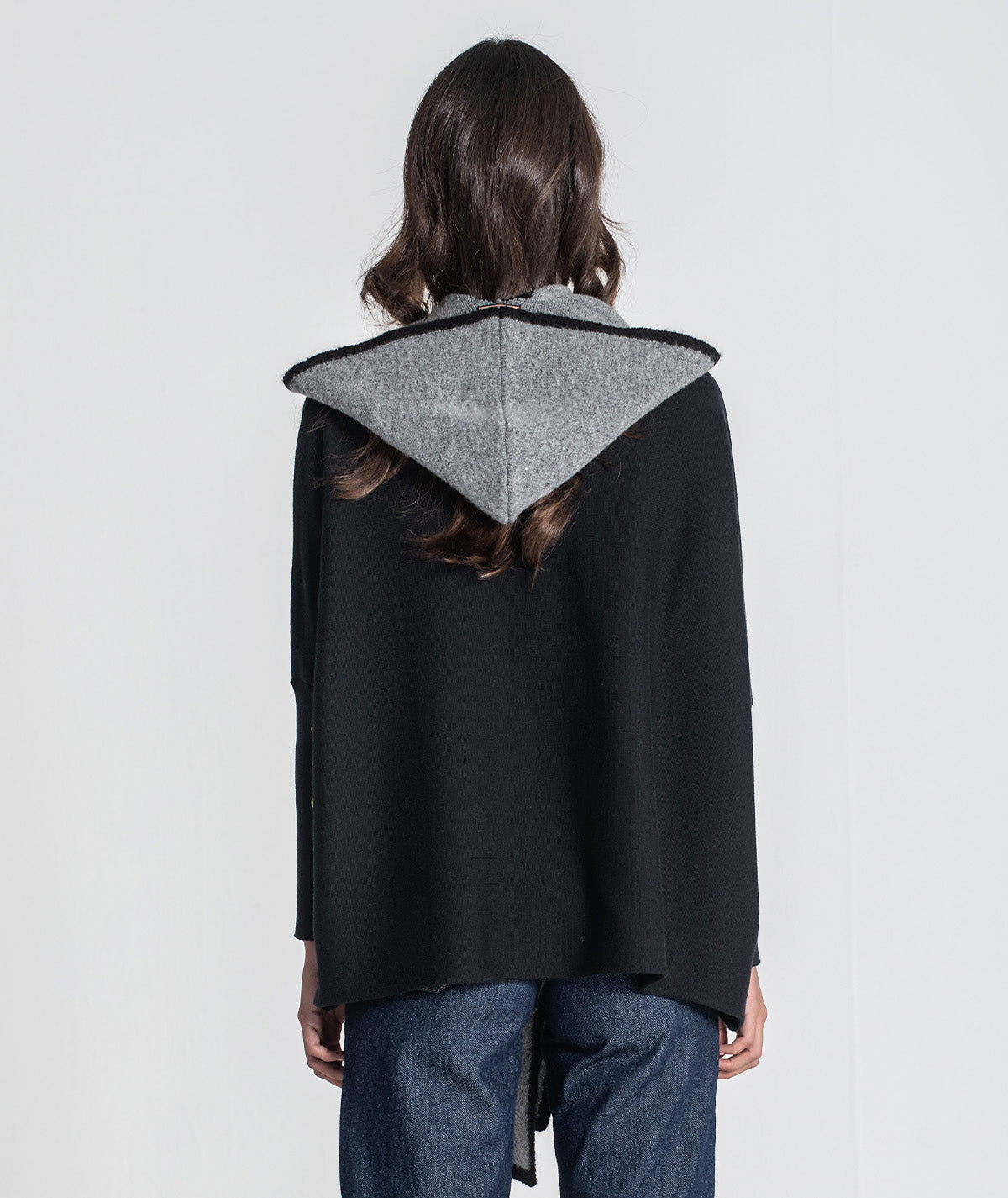 Scarf with contrasting patterns A061